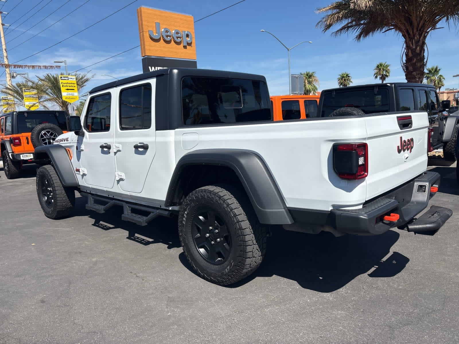Thumbnail: 2021 Jeep Gladiator - 6