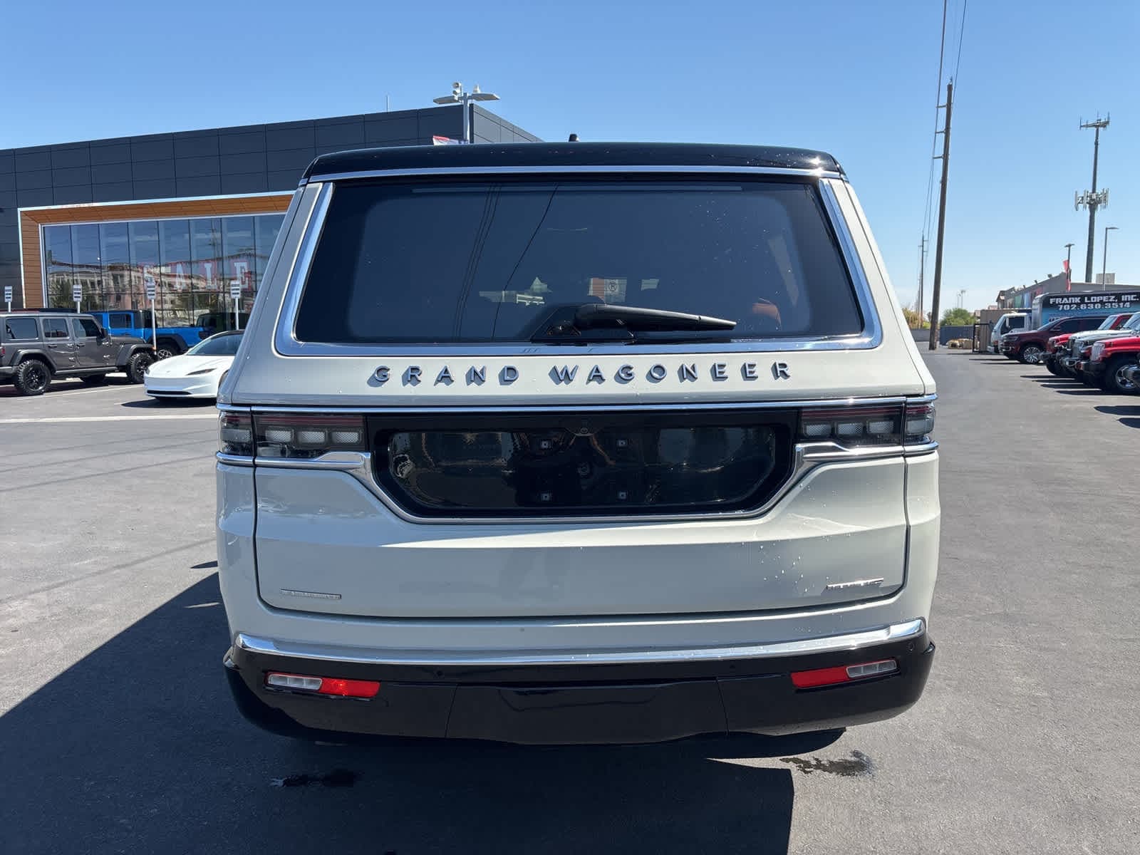 Thumbnail: 2022 Jeep Grand Wagoneer - 6