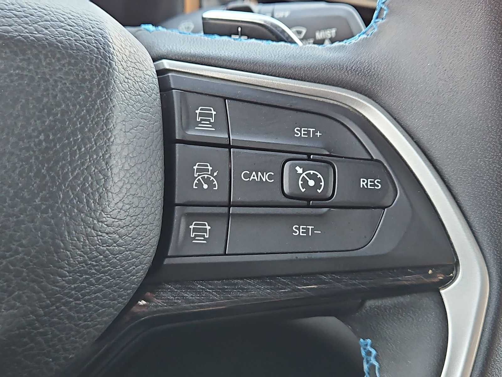 Thumbnail: 2022 Jeep Grand Cherokee - 25