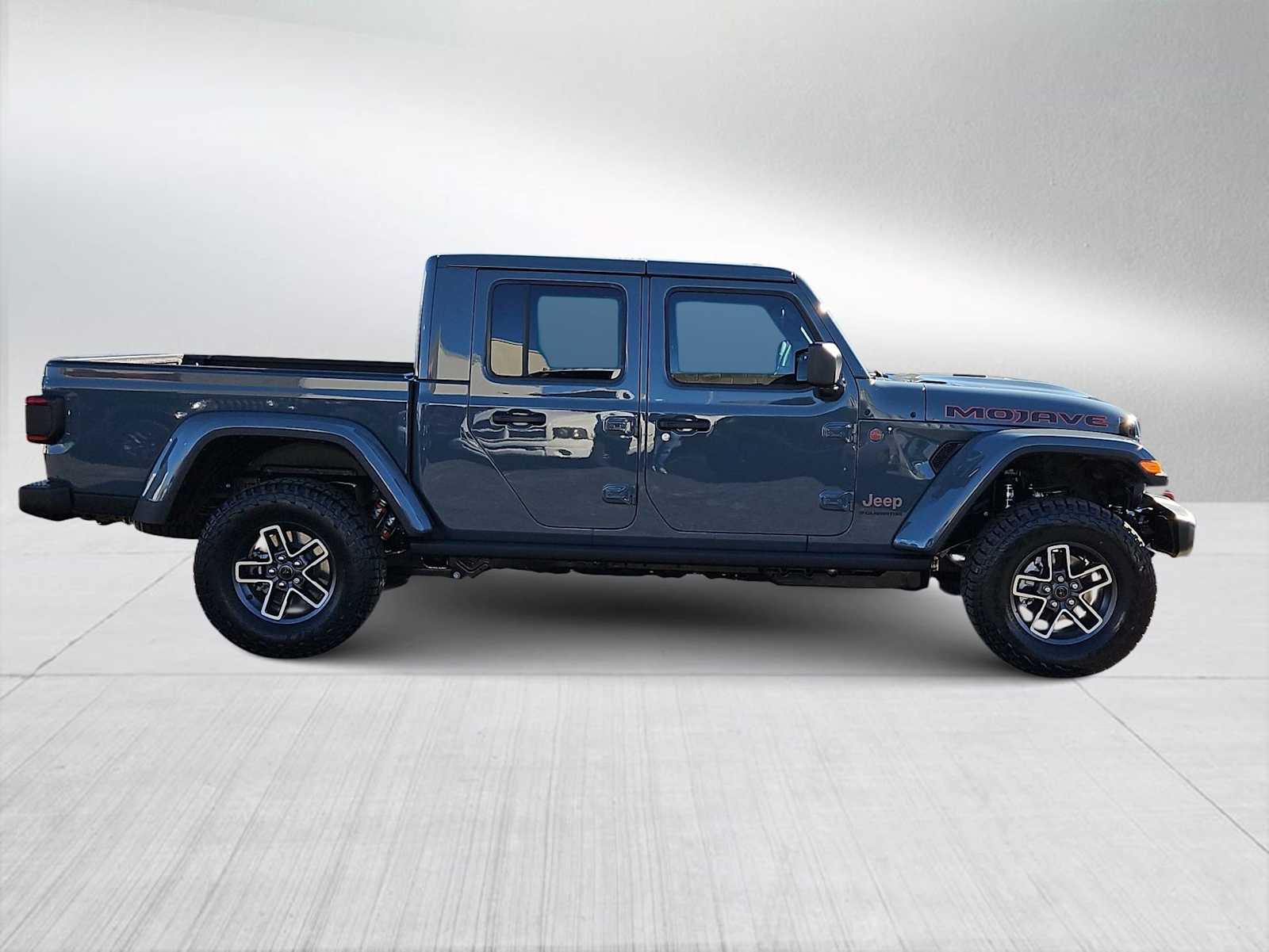 Thumbnail: 2026 Jeep Gladiator - 9