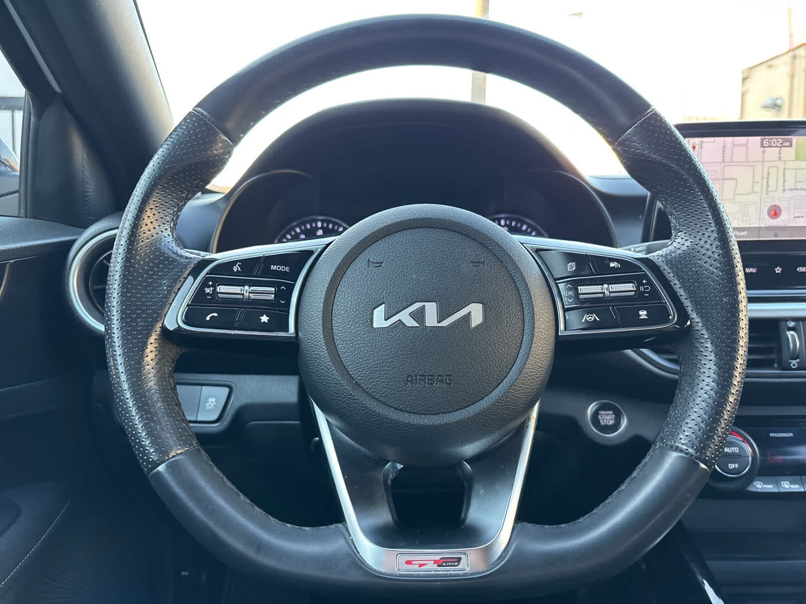 Thumbnail: 2022 Kia Forte - 16