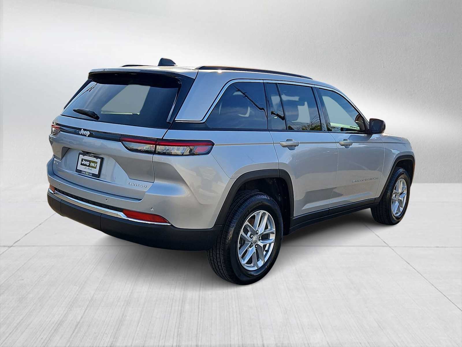 Thumbnail: 2026 Jeep Grand Cherokee - 8