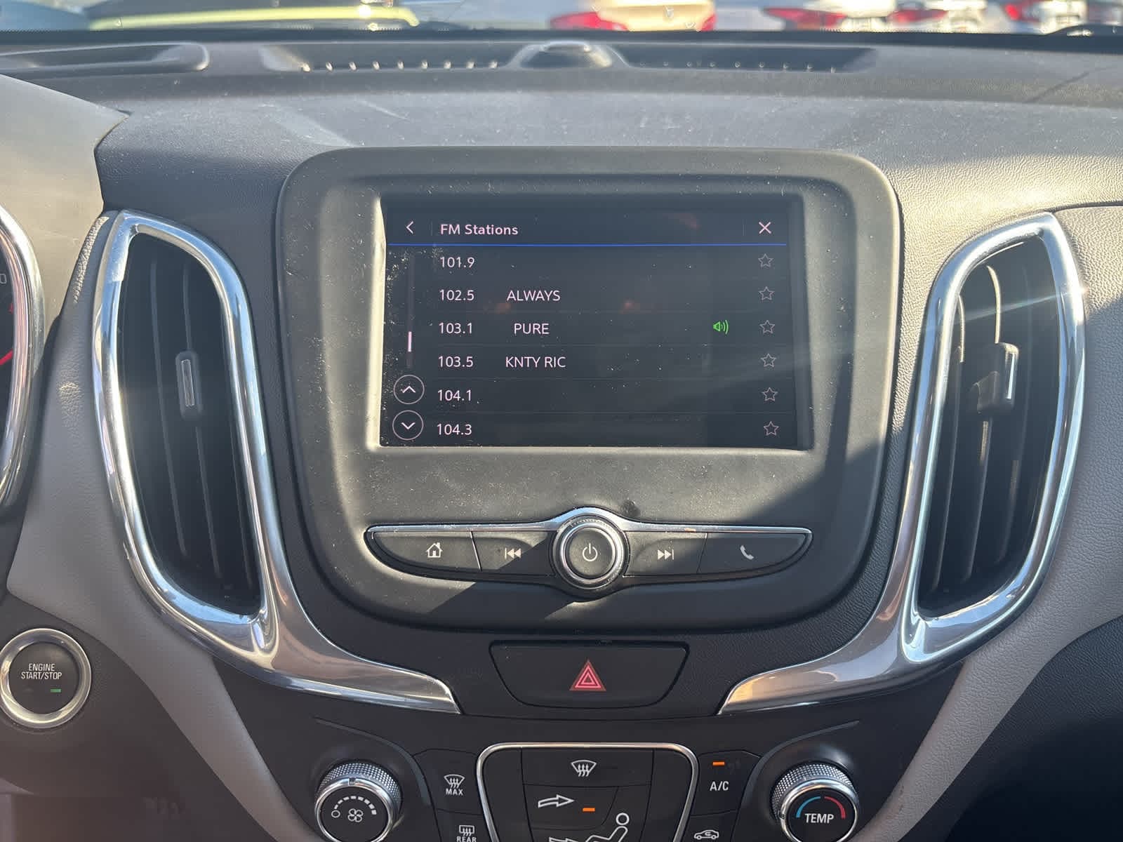 Thumbnail: 2020 Chevrolet Equinox - 12