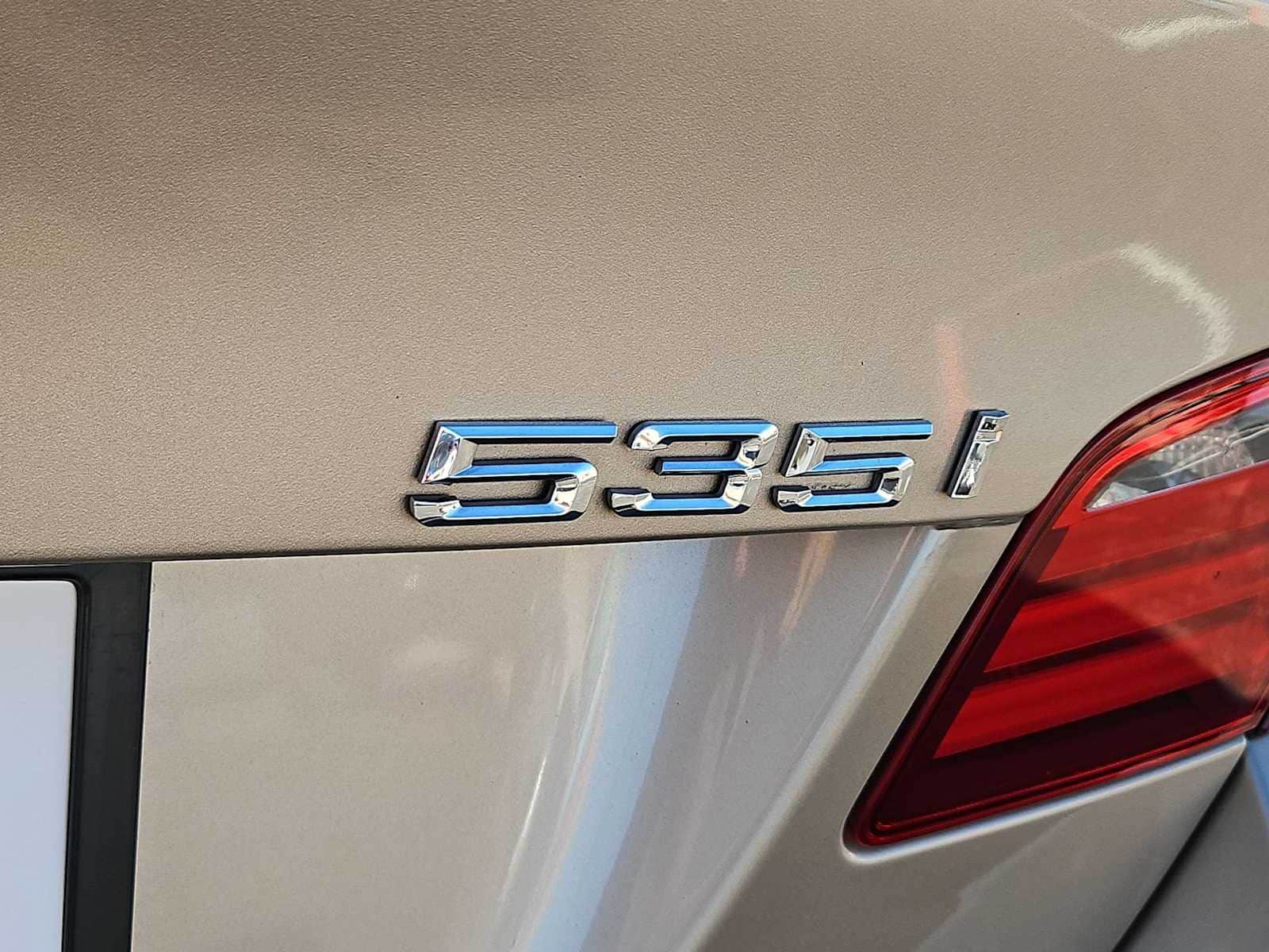 Thumbnail: 2013 BMW 5 Series - 13