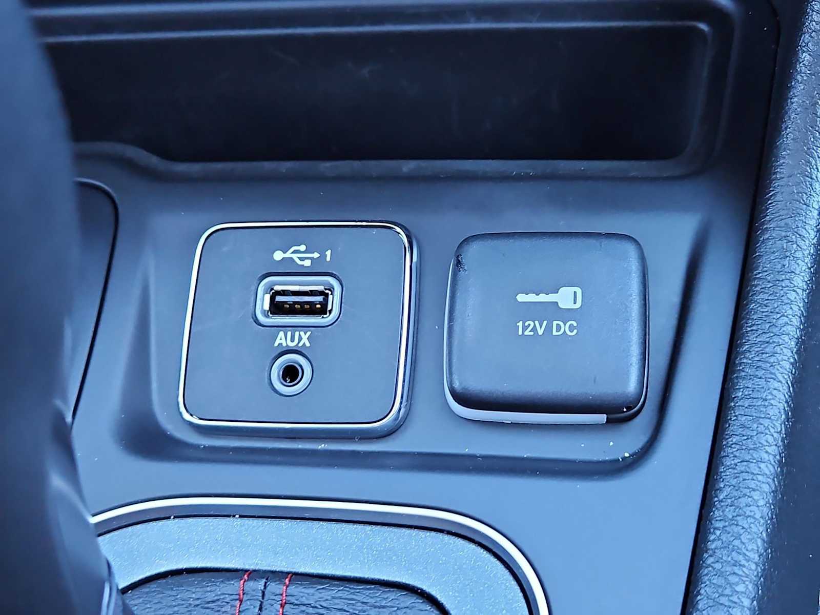 Thumbnail: 2022 Jeep Cherokee - 30