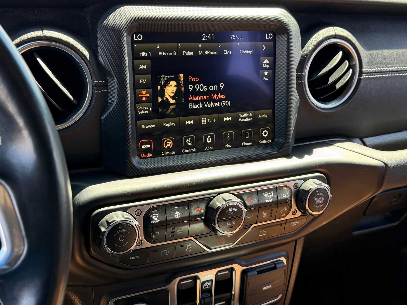 Thumbnail: 2023 Jeep Wrangler - 18
