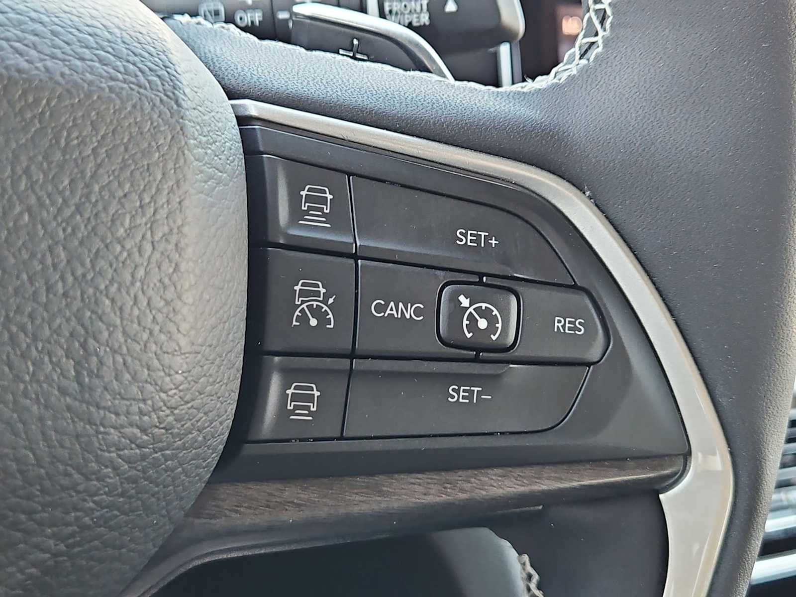 Thumbnail: 2023 Jeep Grand Cherokee - 25