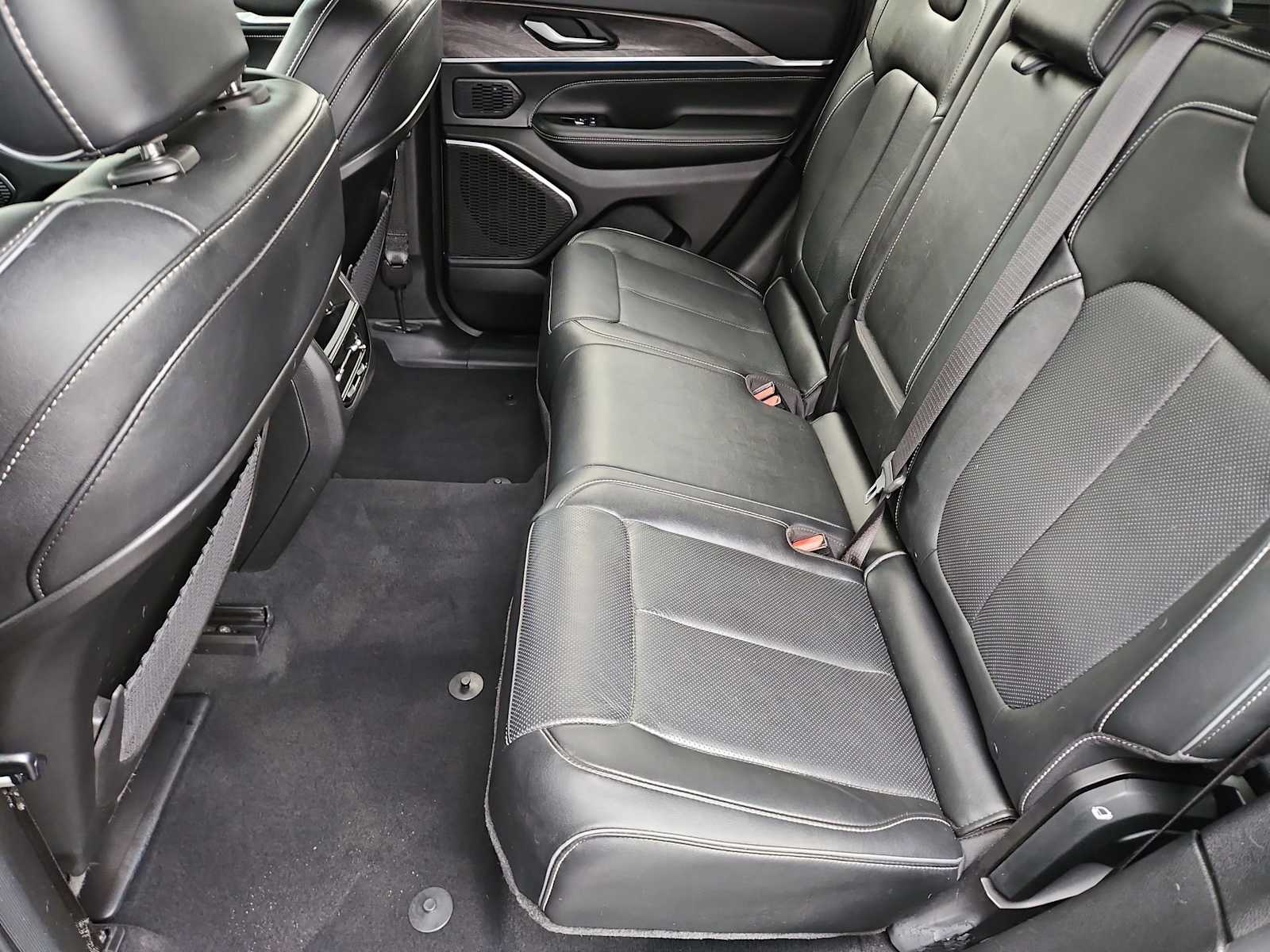 Thumbnail: 2023 Jeep Grand Cherokee - 21