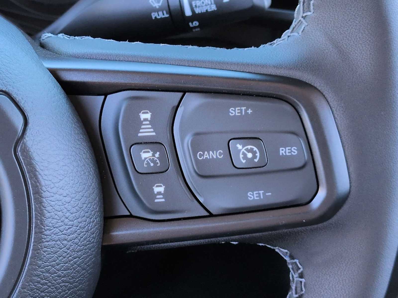 Thumbnail: 2025 Jeep Gladiator - 24