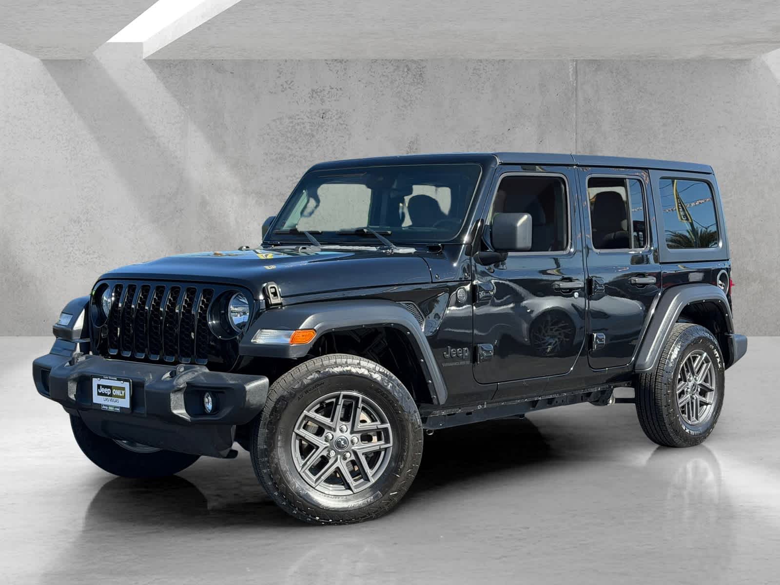 2024 Jeep Wrangler Sport S's photo