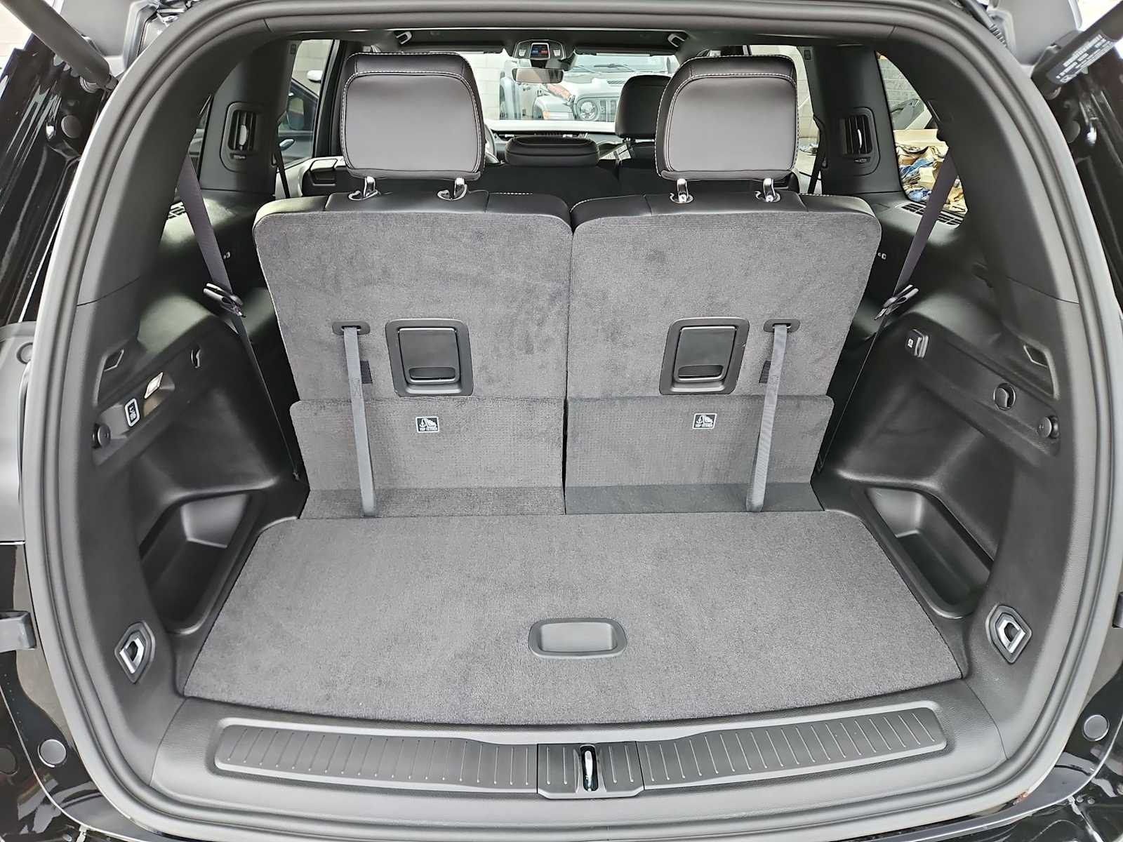 Thumbnail: 2025 Jeep Grand Cherokee L - 32