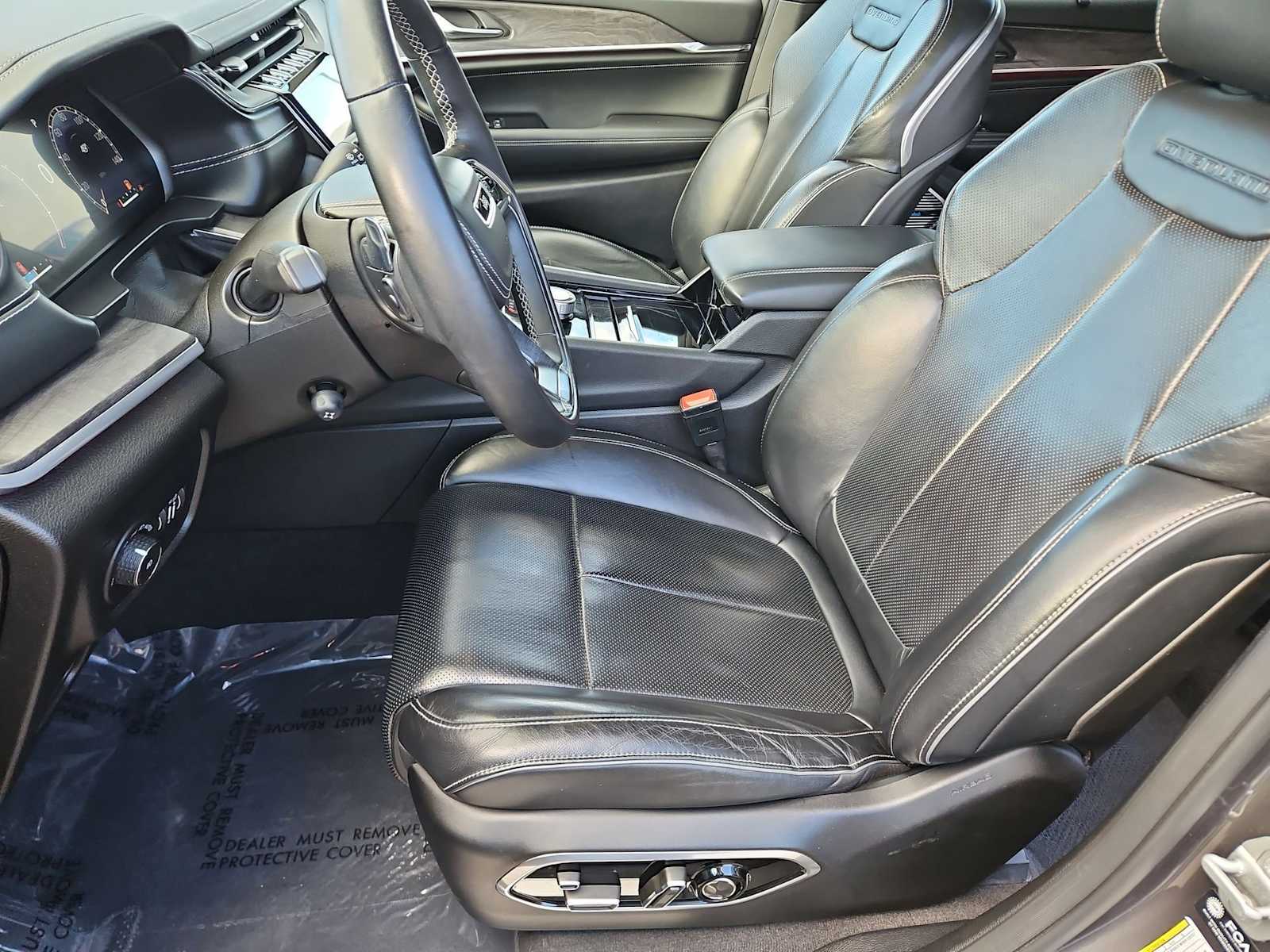 Thumbnail: 2022 Jeep Grand Cherokee L - 17