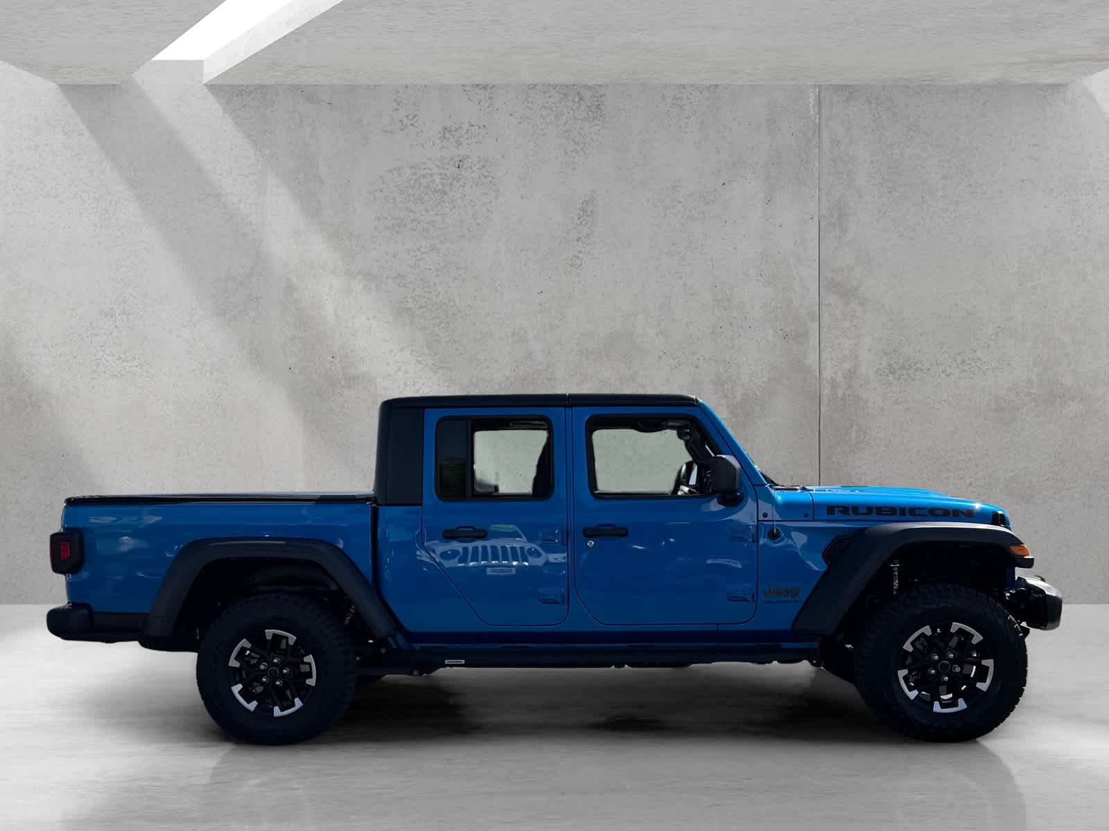 Thumbnail: 2023 Jeep Gladiator - 7