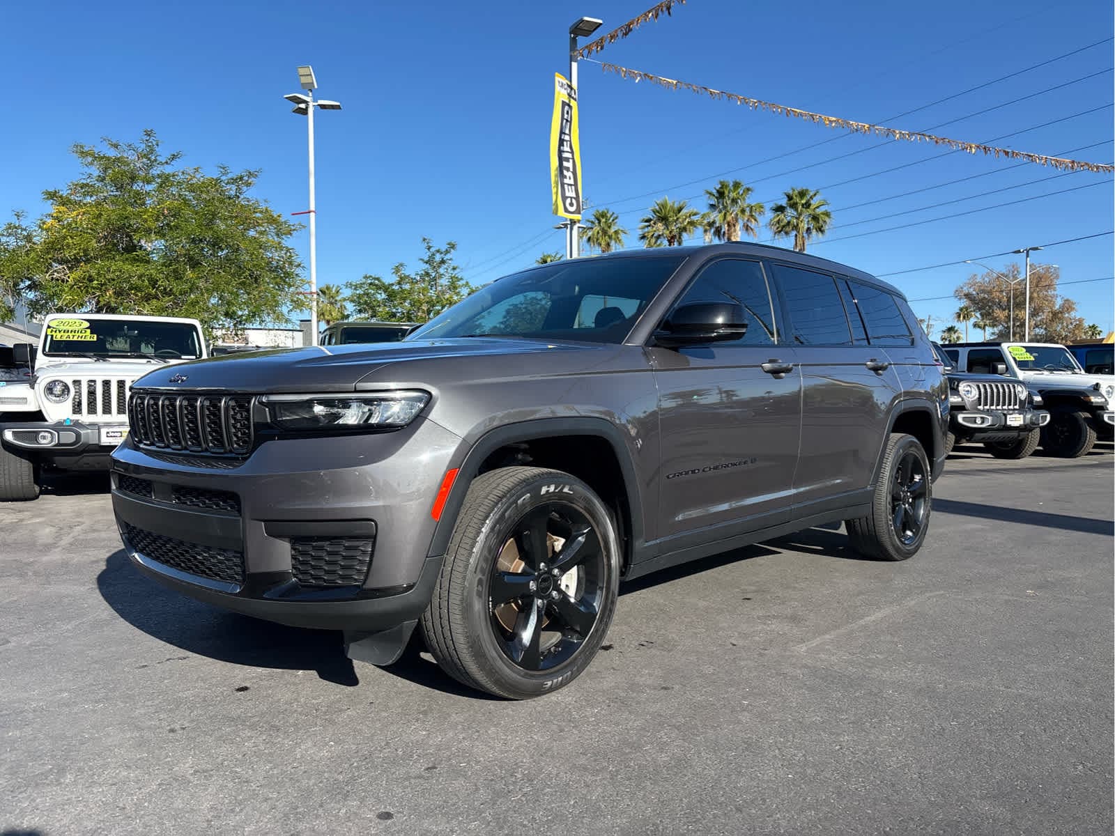 2023 Jeep Grand Cherokee L Altitude 4x4's photo