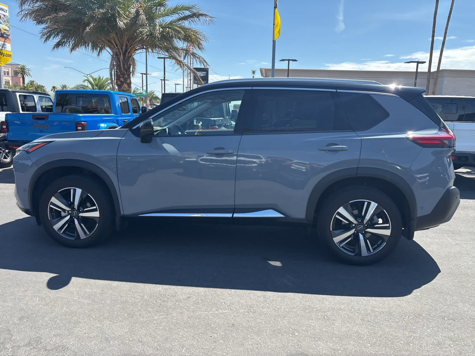 Thumbnail: 2022 Nissan Rogue - 8