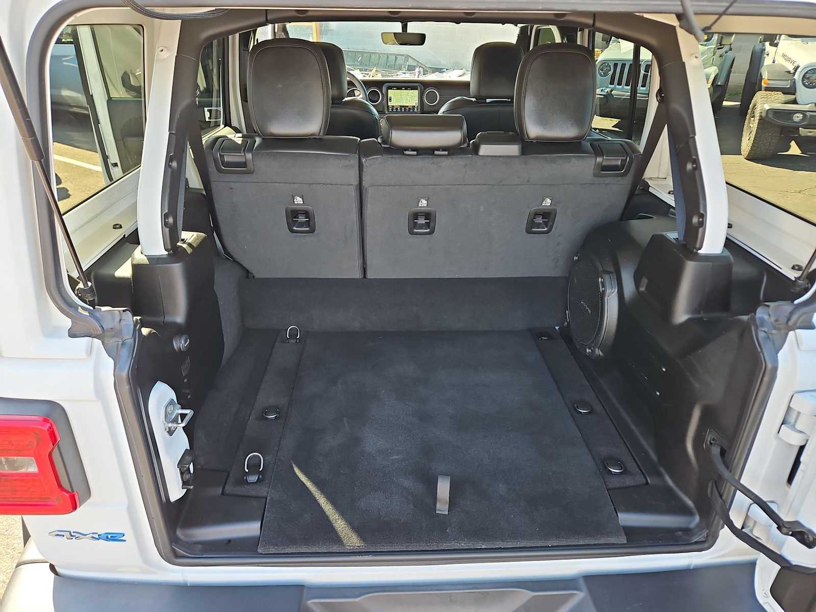 Thumbnail: 2023 Jeep Wrangler - 33