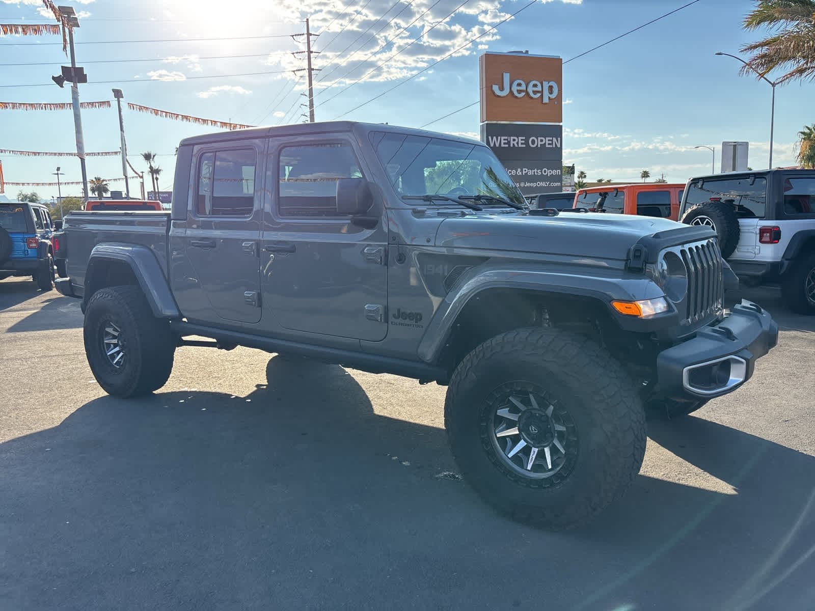 Thumbnail: 2021 Jeep Gladiator - 2