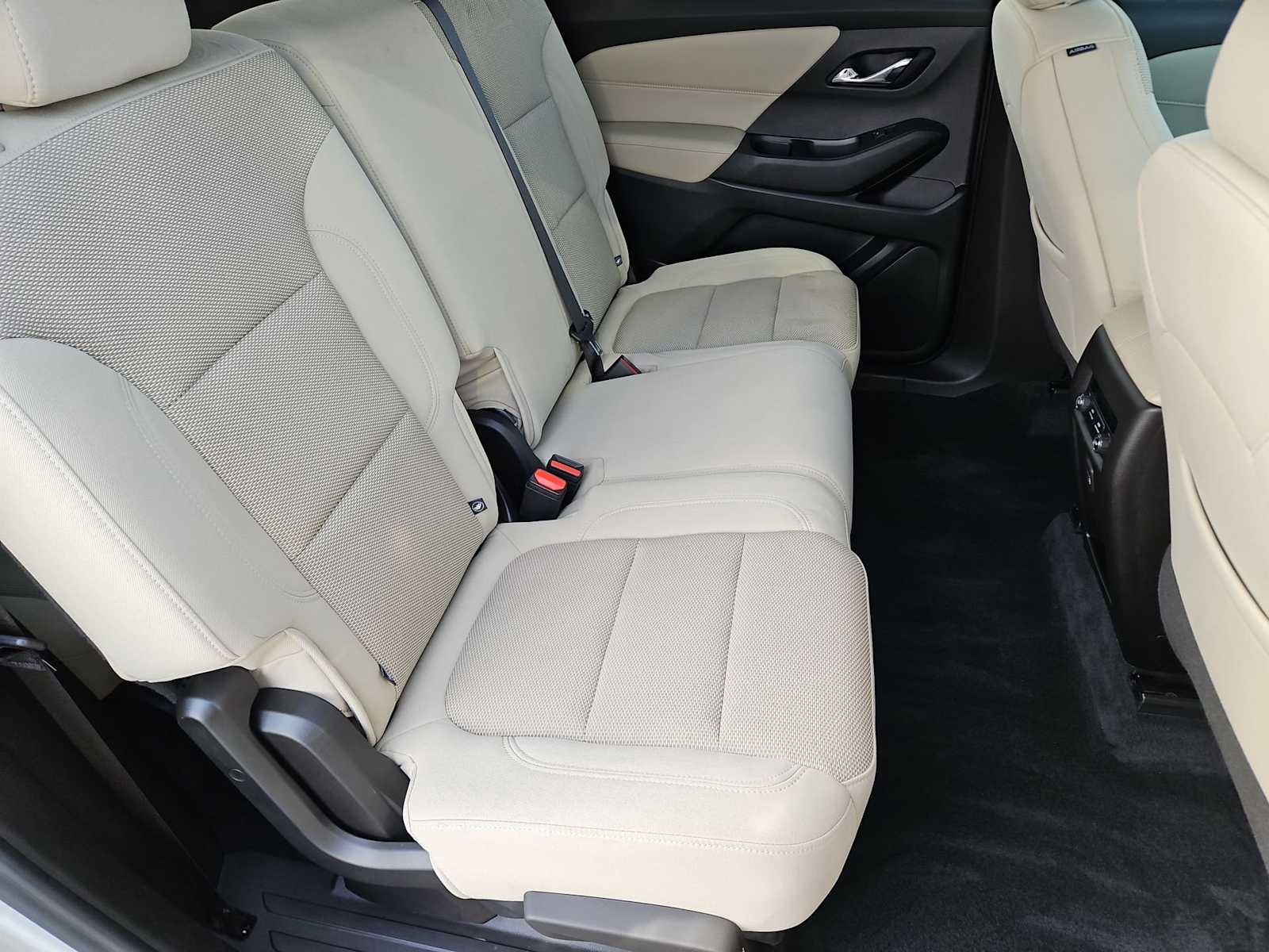 Thumbnail: 2022 Chevrolet Traverse - 20