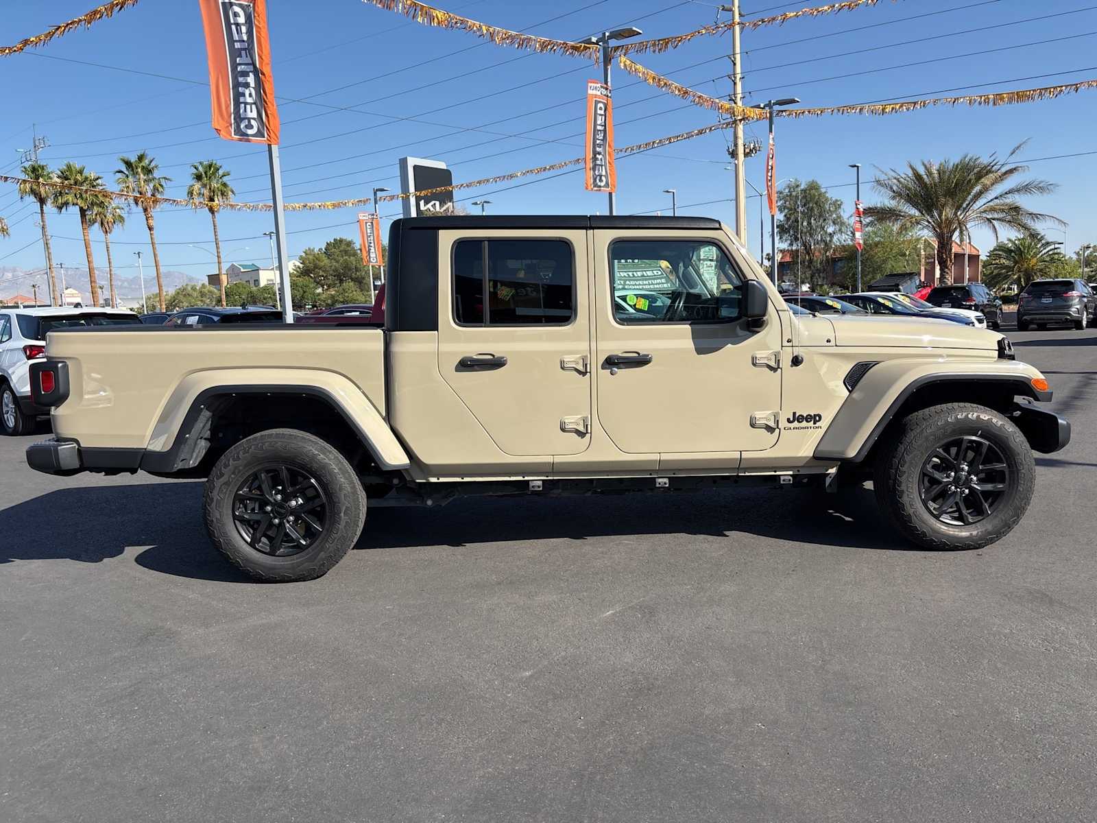 Thumbnail: 2022 Jeep Gladiator - 4