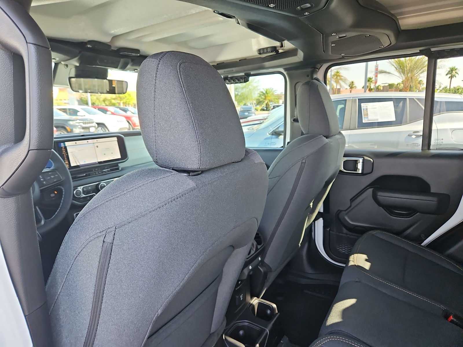 Thumbnail: 2025 Jeep Gladiator - 15