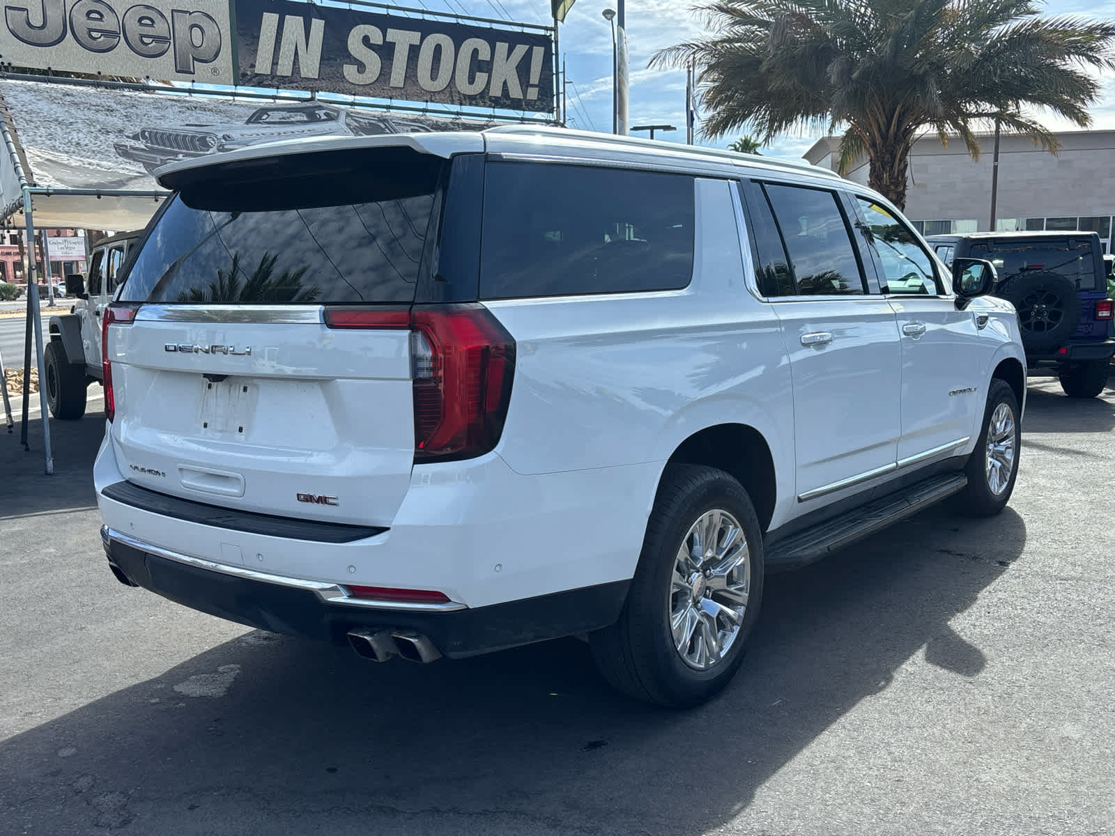 Thumbnail: 2025 GMC Yukon XL - 5