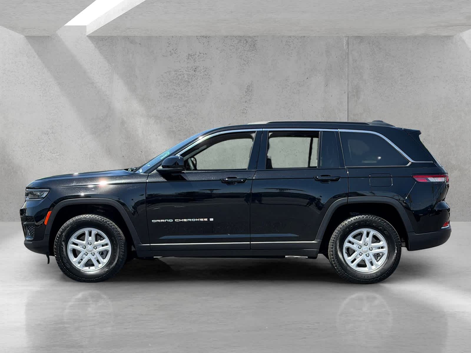 Thumbnail: 2024 Jeep Grand Cherokee - 2