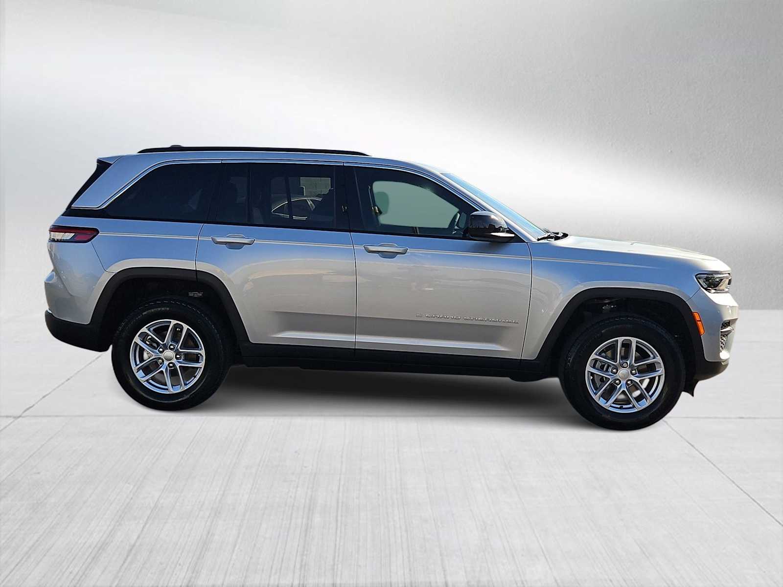 Thumbnail: 2026 Jeep Grand Cherokee - 9
