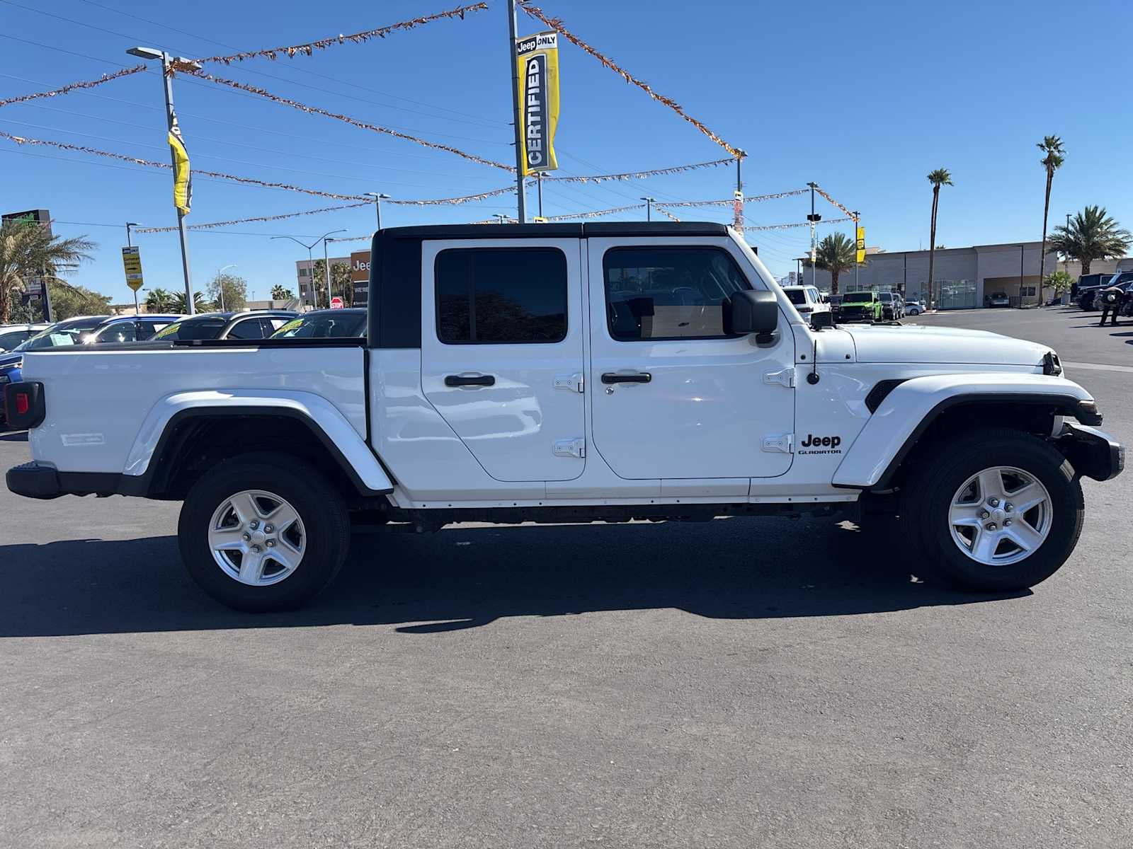 Thumbnail: 2022 Jeep Gladiator - 4