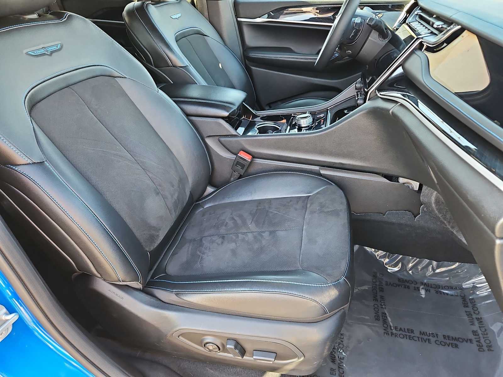 Thumbnail: 2022 Jeep Grand Cherokee - 22