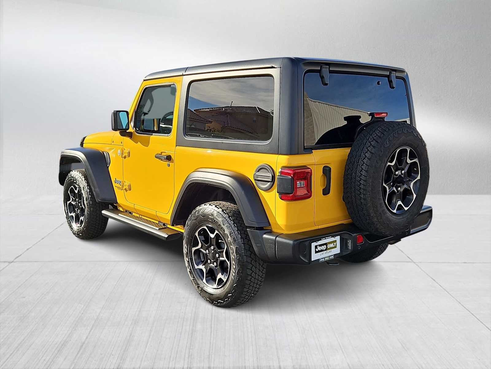 Thumbnail: 2021 Jeep Wrangler - 6