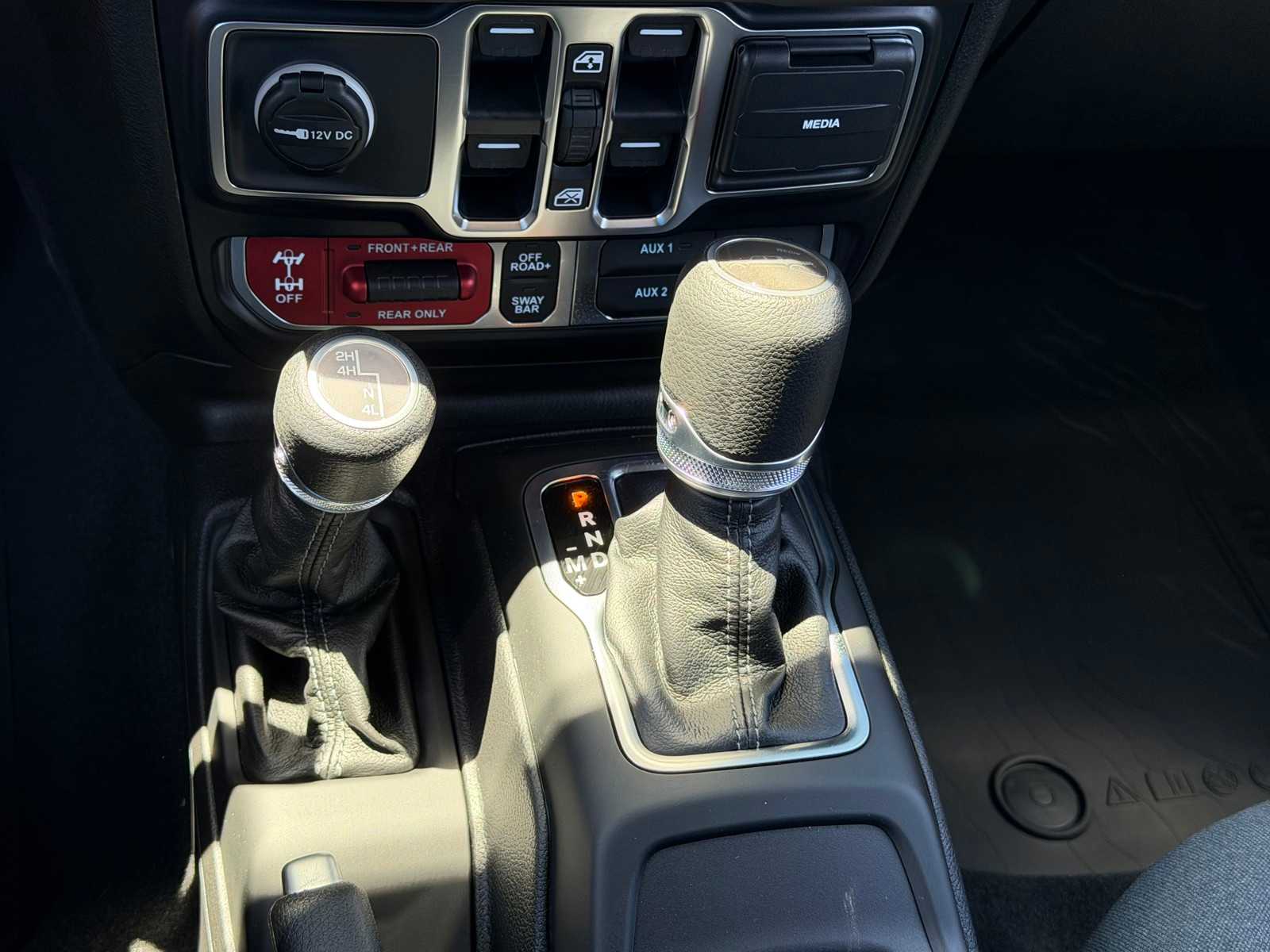 Thumbnail: 2026 Jeep Gladiator - 15