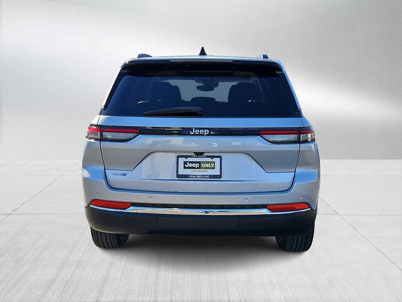 Thumbnail: 2023 Jeep Grand Cherokee - 7