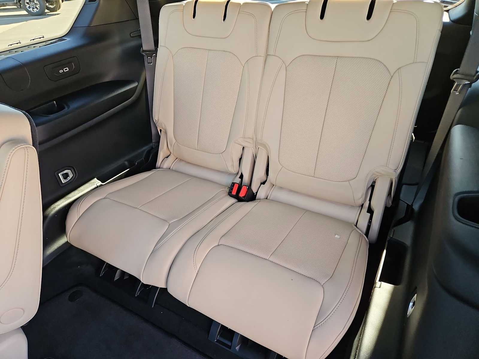 Thumbnail: 2026 Jeep Grand Cherokee L - 37