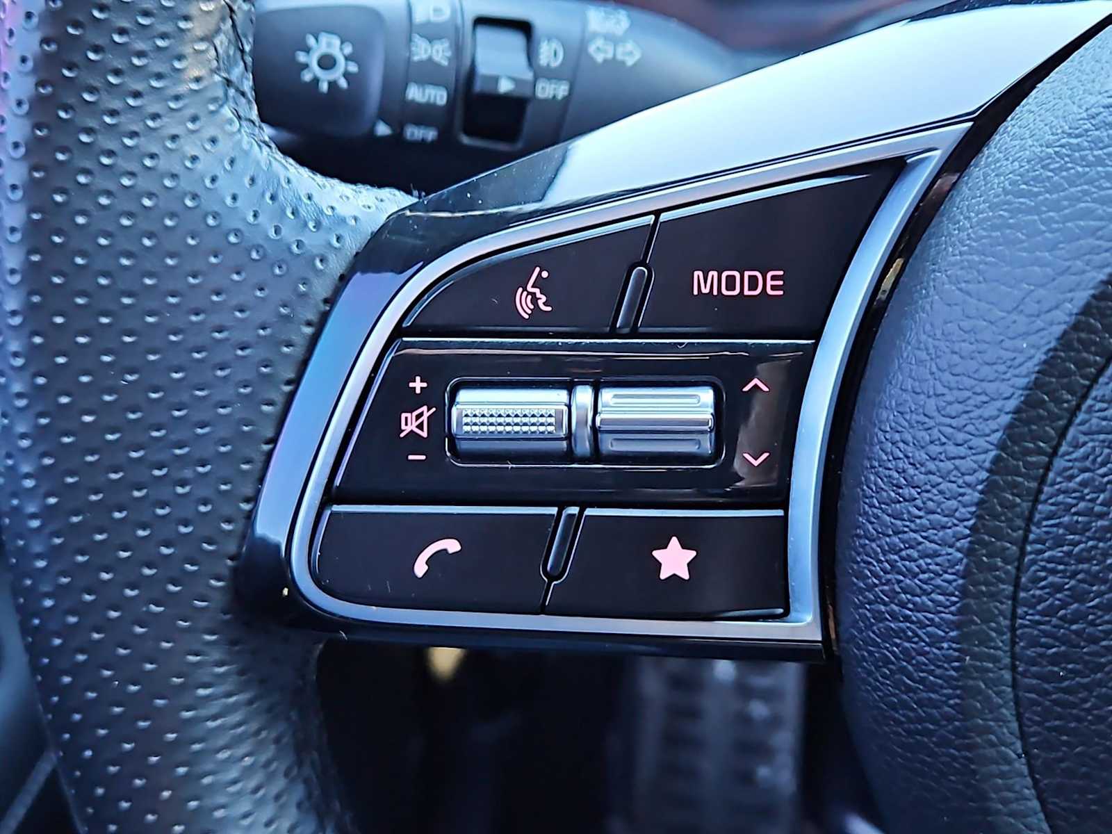 Thumbnail: 2023 Kia Forte - 25