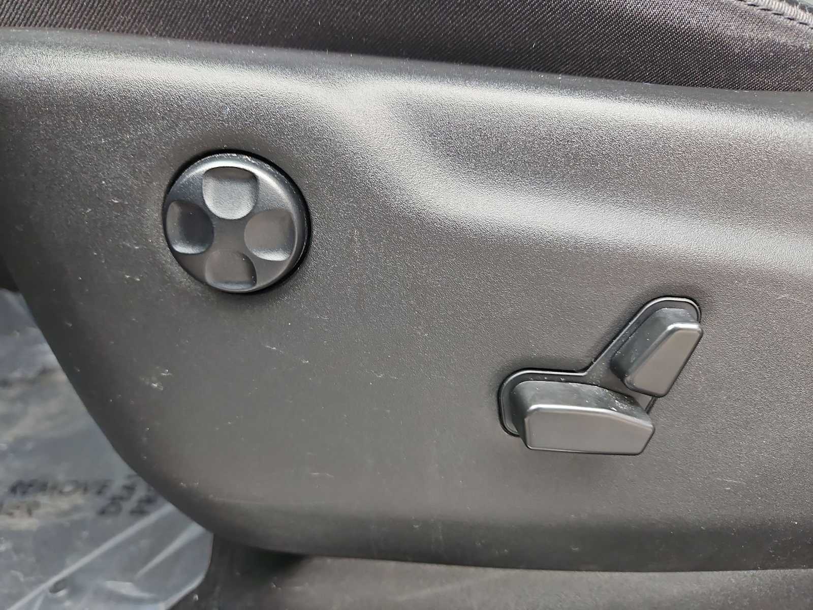 Thumbnail: 2022 Jeep Grand Cherokee - 34