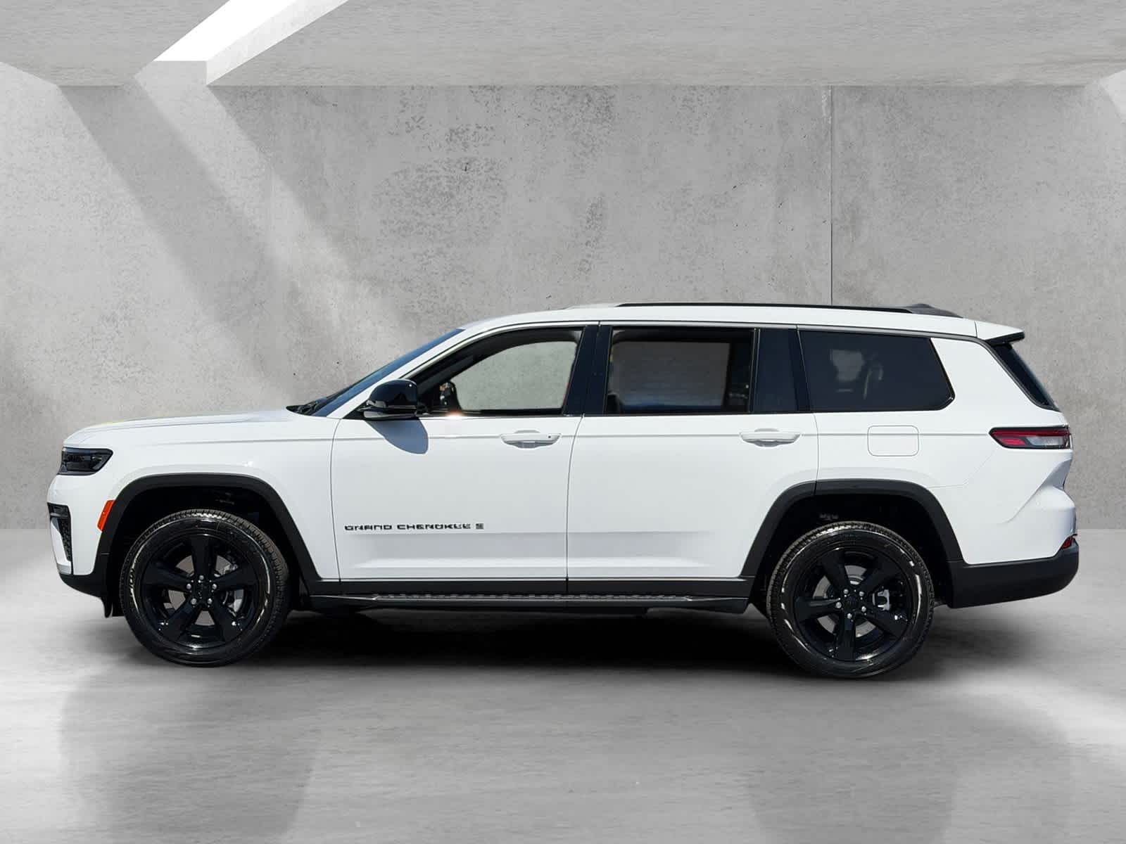 Thumbnail: 2026 Jeep Grand Cherokee L - 2