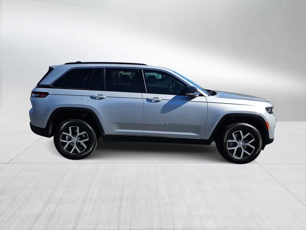 Thumbnail: 2025 Jeep Grand Cherokee - 9