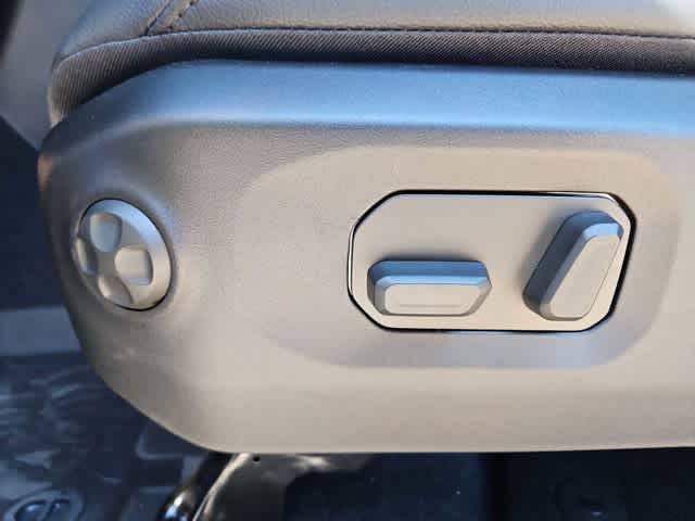 Thumbnail: 2026 Jeep Gladiator - 17