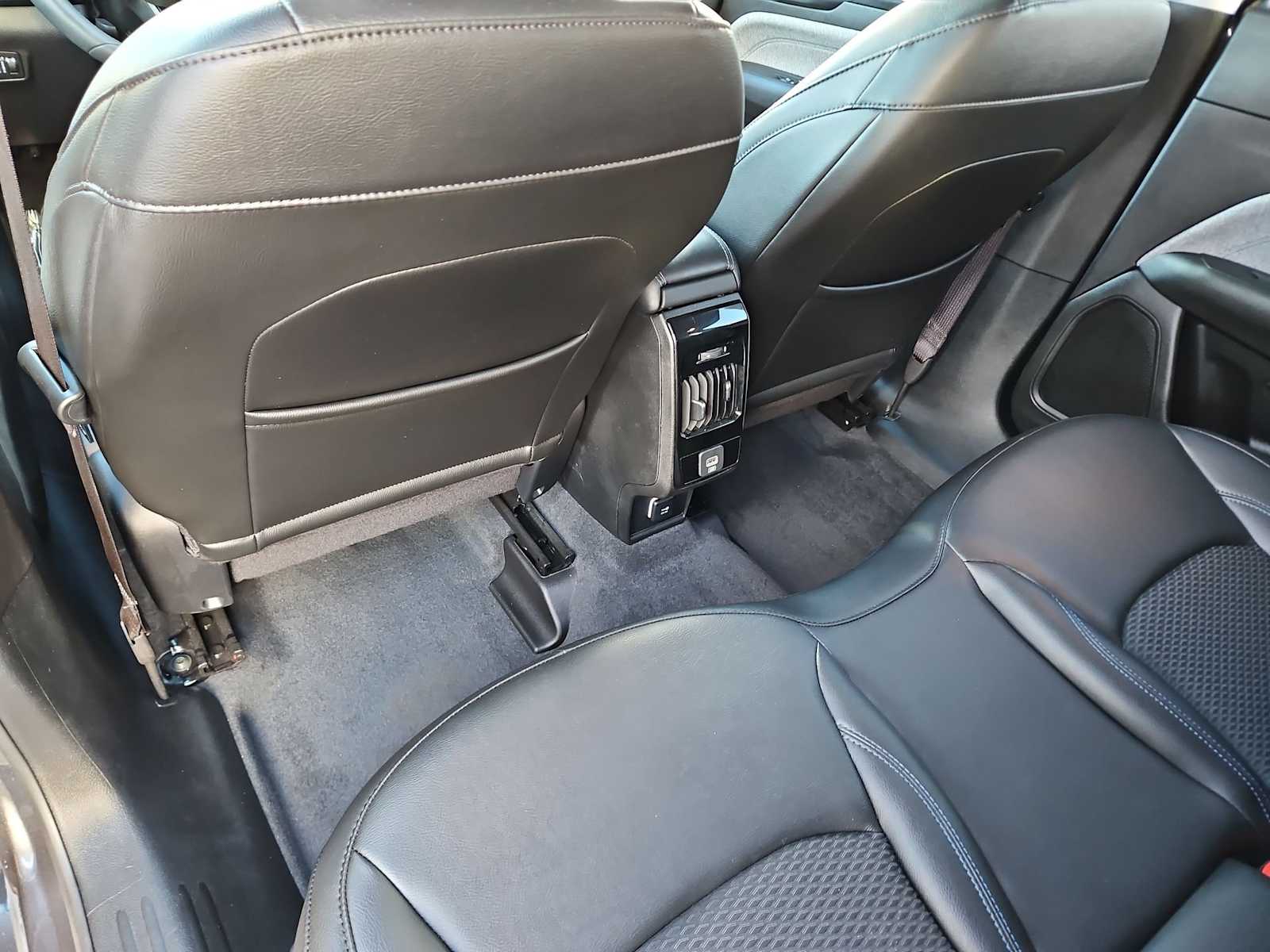 Thumbnail: 2022 Jeep Compass - 18