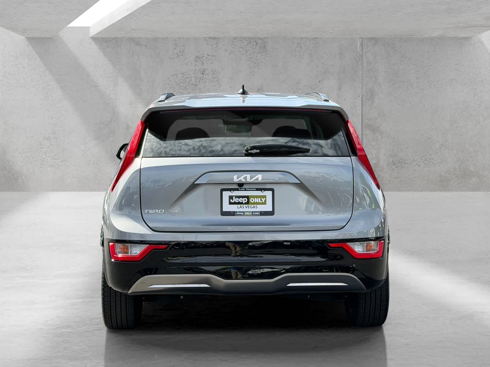 Thumbnail: 2023 Kia Niro - 6