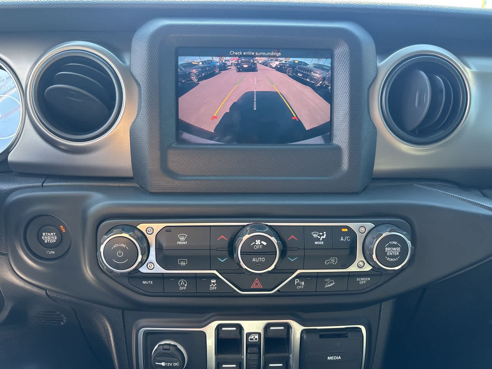 Thumbnail: 2021 Jeep Wrangler - 14