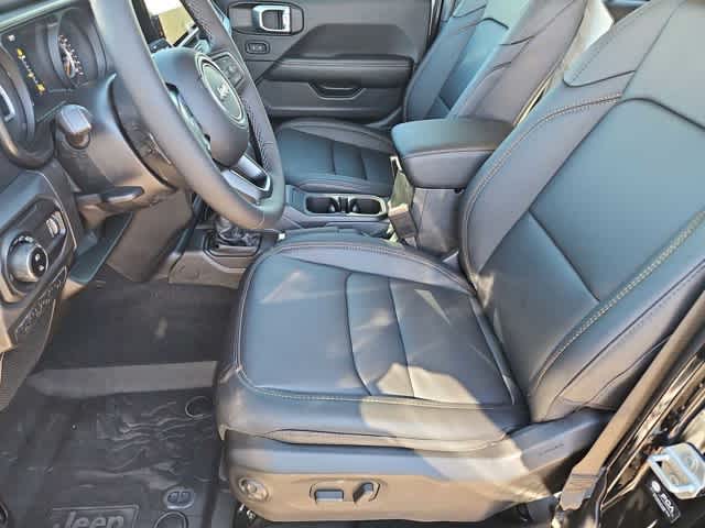 Thumbnail: 2026 Jeep Gladiator - 16