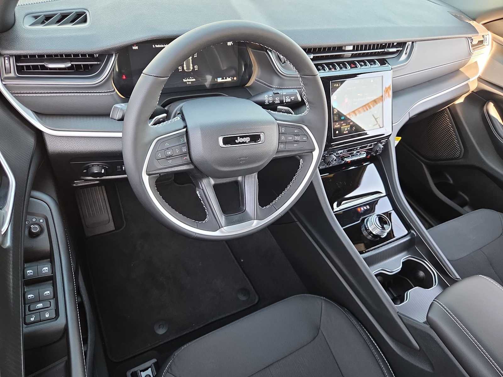 Thumbnail: 2025 Jeep Grand Cherokee - 10