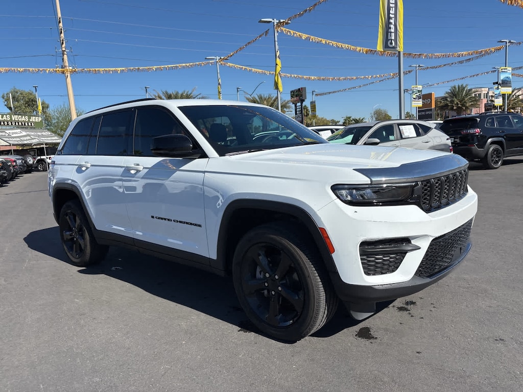 Used 2024 Jeep Grand Cherokee Altitude SUV