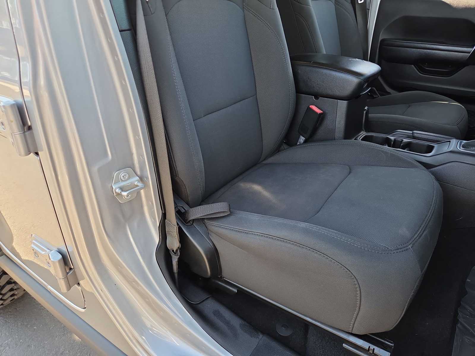 Thumbnail: 2021 Jeep Wrangler - 23