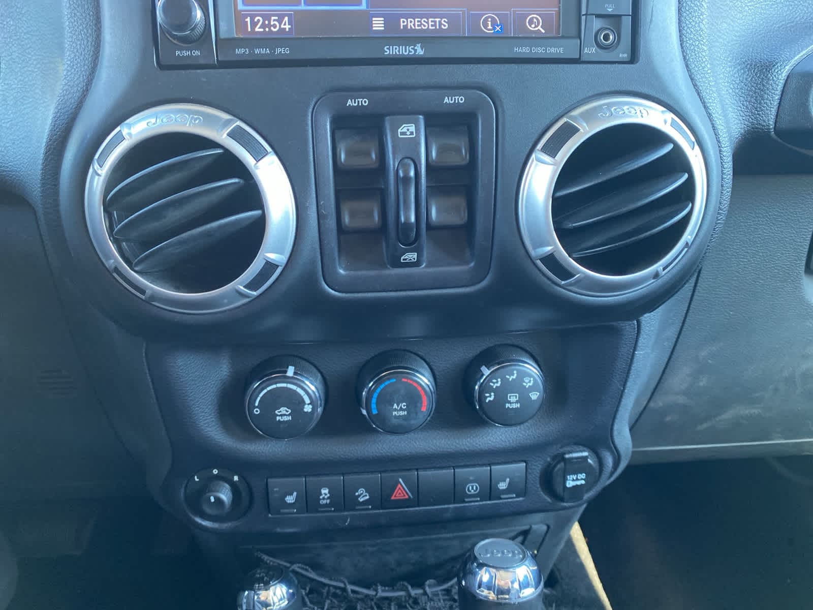 Thumbnail: 2015 Jeep Wrangler - 11