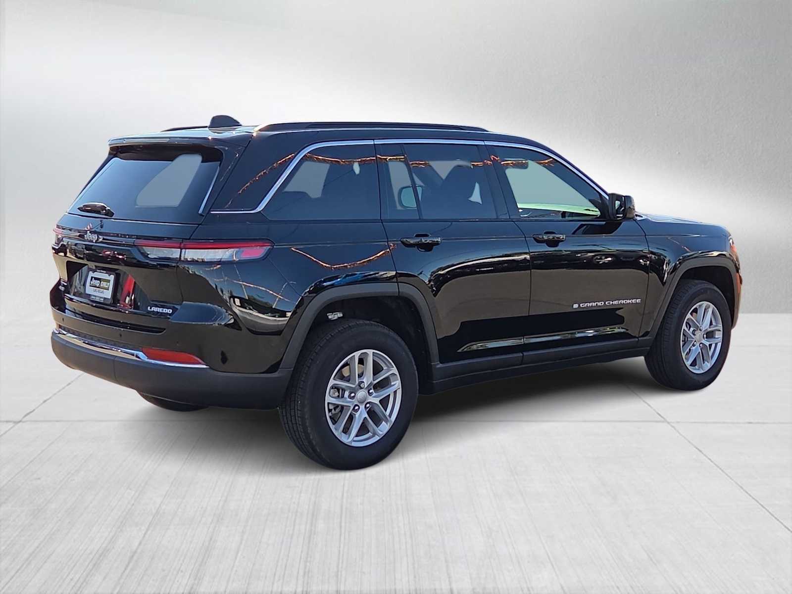 Thumbnail: 2025 Jeep Grand Cherokee - 8
