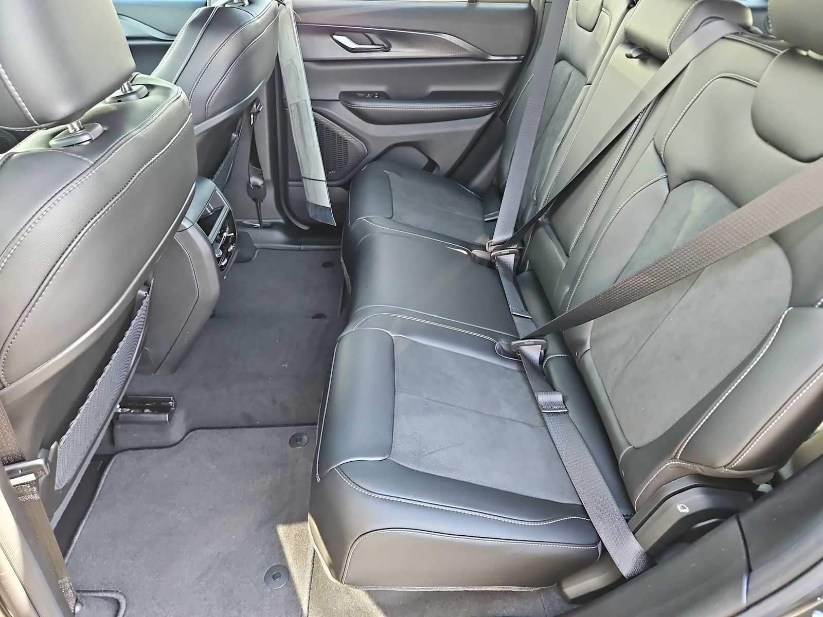 Thumbnail: 2025 Jeep Grand Cherokee - 19