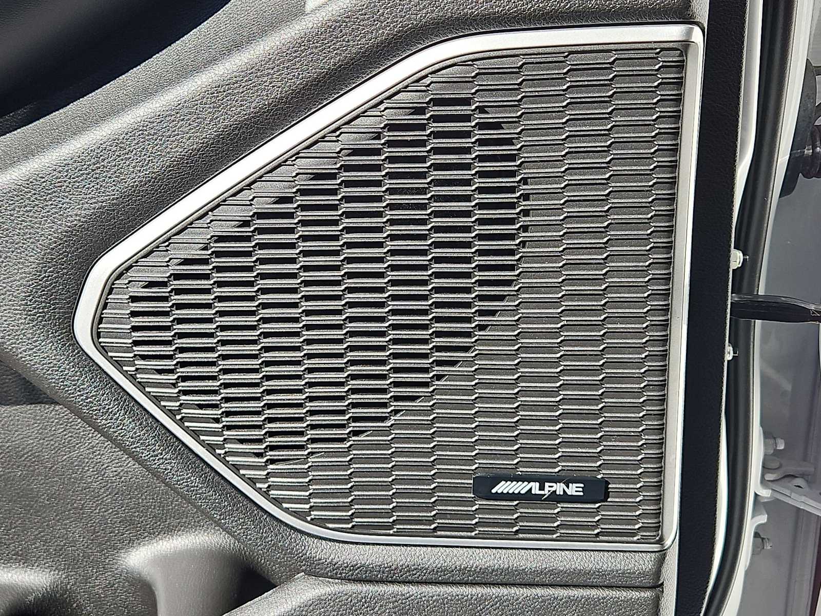 Thumbnail: 2023 Jeep Grand Cherokee - 31