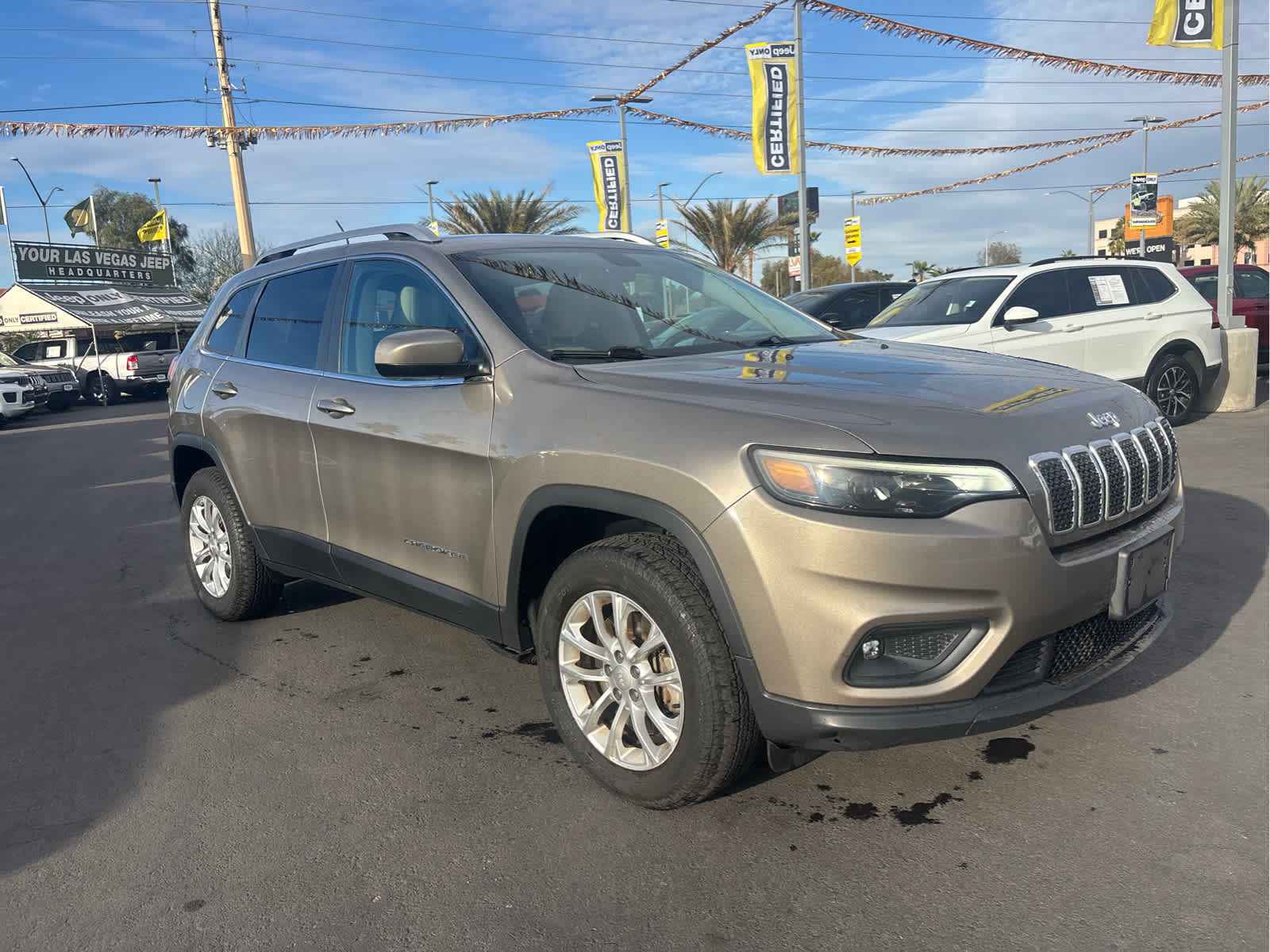 Thumbnail: 2019 Jeep Cherokee - 3
